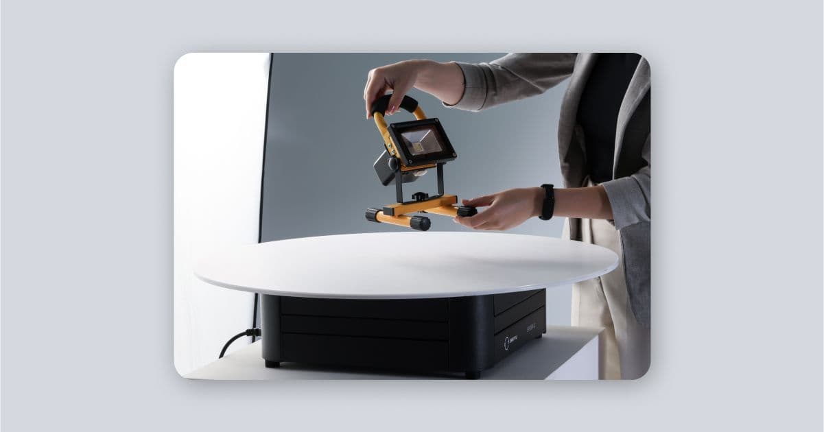 Consigue una fotografía de producto 360° impecable con Orbitvu Turntable G2