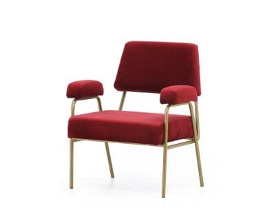 Sillón moderno de terciopelo rojo con estructura metálica dorada